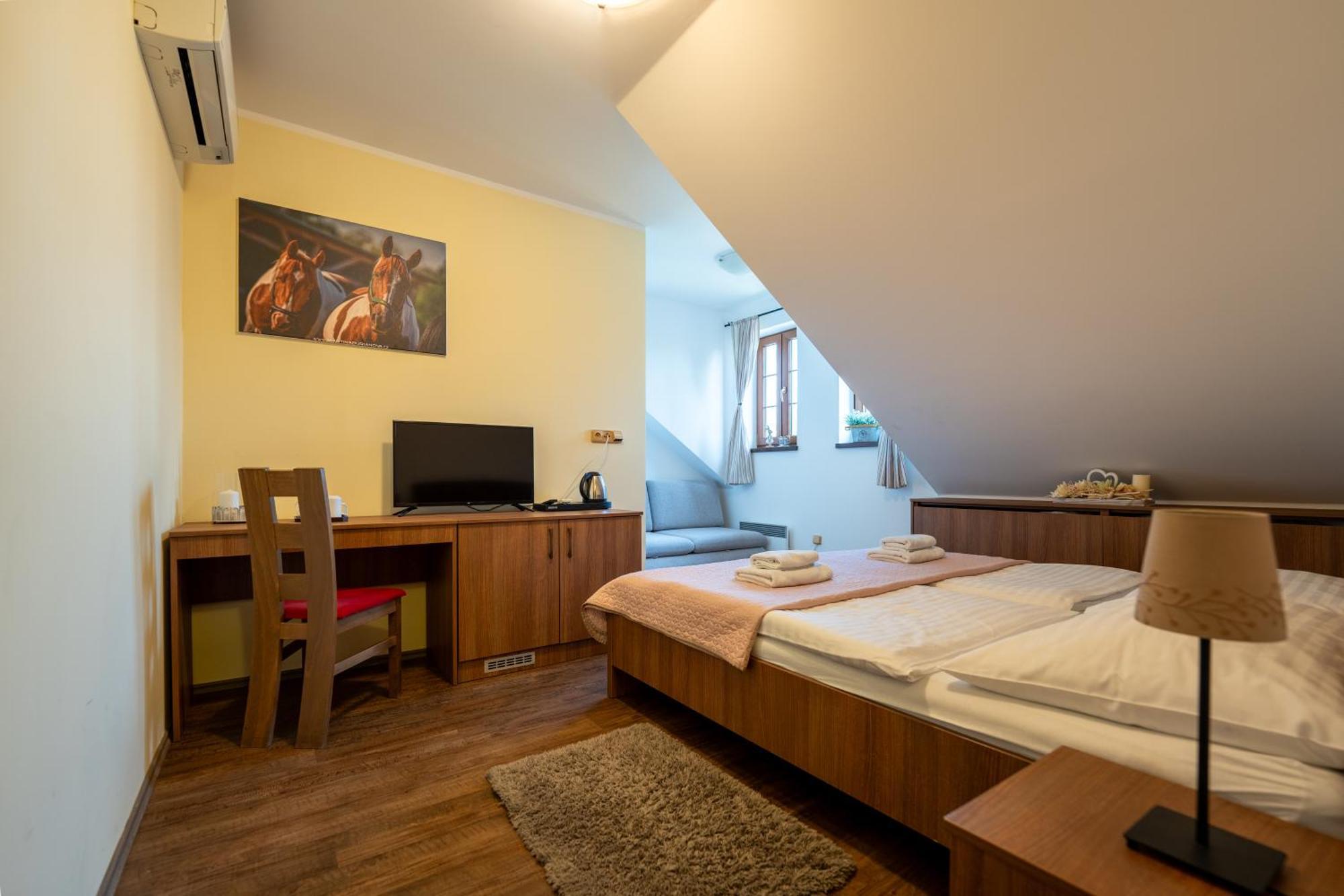 Hospudka Na Halde Hotel Borsice Bagian luar foto