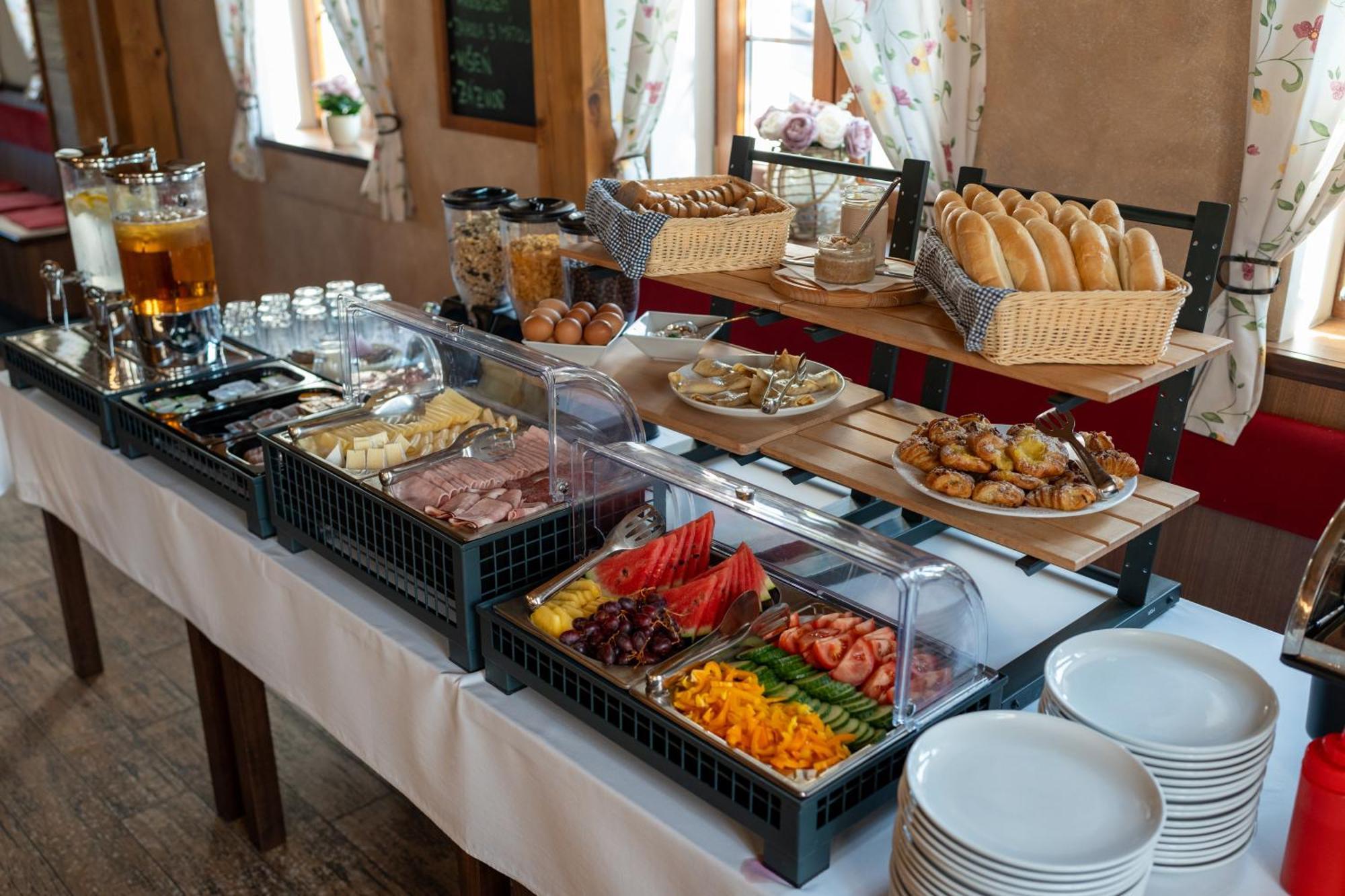 Hospudka Na Halde Hotel Borsice Bagian luar foto