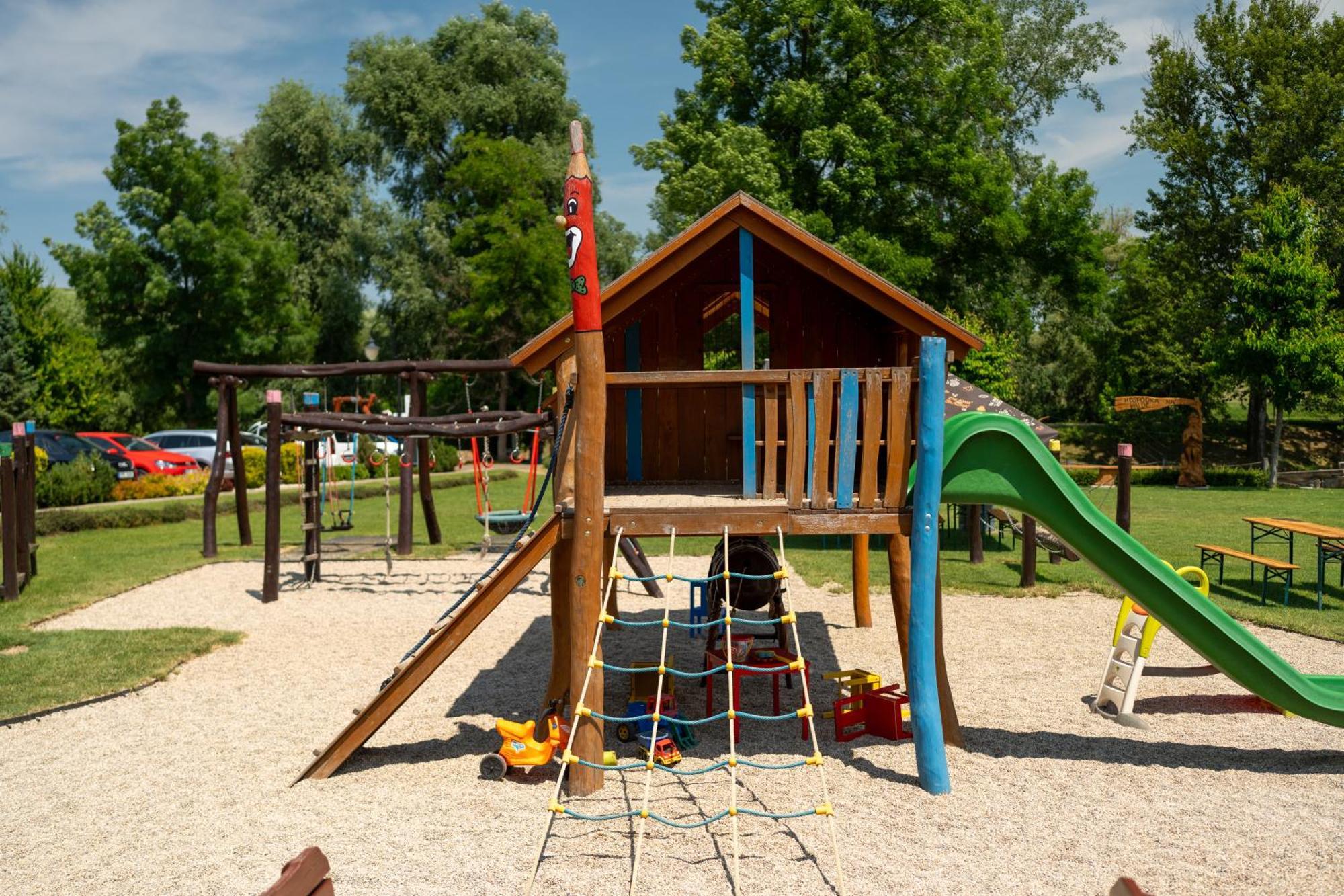 Hospudka Na Halde Hotel Borsice Bagian luar foto